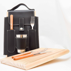 SET DE ASADO EN ECOCUERO INCLUYE PLATO DE MADERA