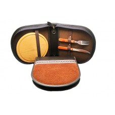 SET DE ASADO C/CIERRE INCLUYE PLATO DE MADERA Y CUBIERTOS